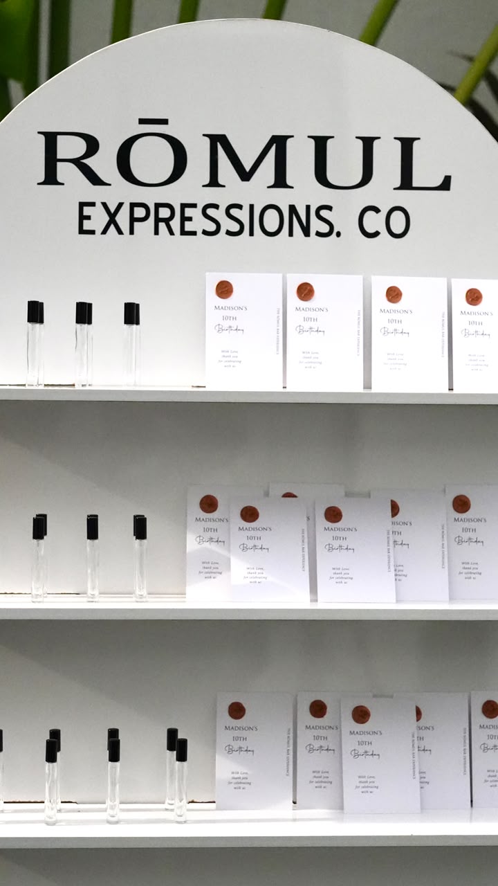 Rōmul Expressions Co. display